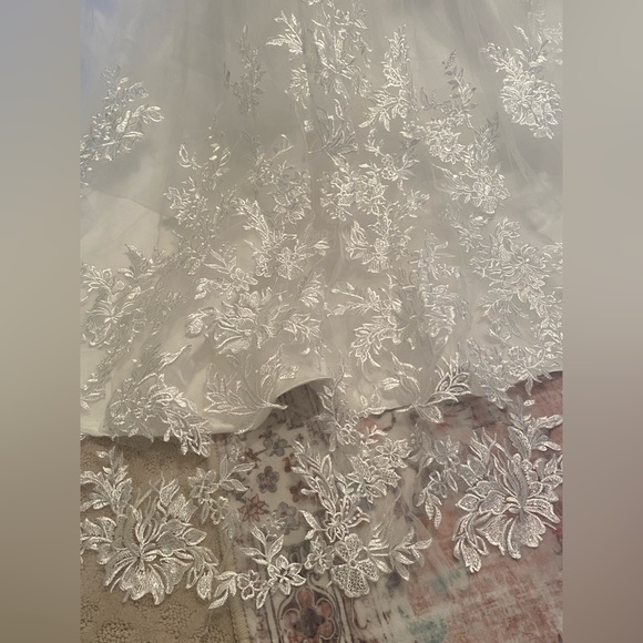 White Wedding Dress - Size 4 - Picture 9 of 11
